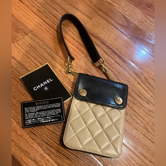 Chanel phone vintage minibag/case great condition authentic - Picture 1 of 15